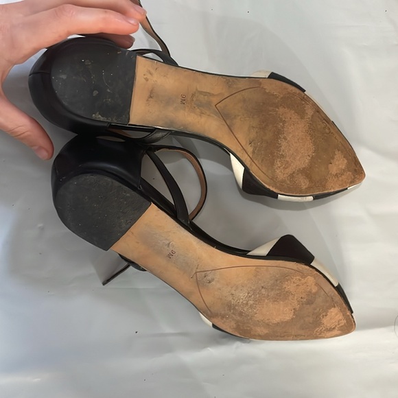 Halogen Black and White Stripe Shoes- Size 9 - Picture 4 of 13